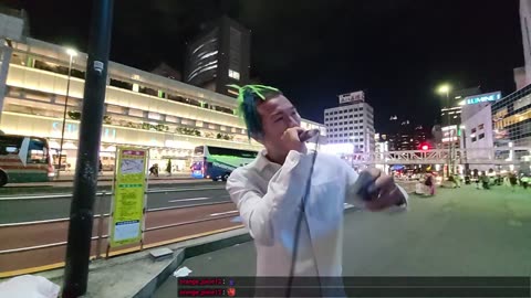 Unbelievable Street Singer, Street peformance