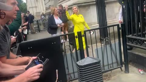 British Cabinet Memeber Andrea Jenkyns gives commie protesters the middle finger