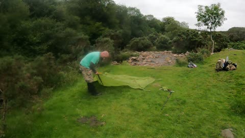 Putting up the Lanshan 2. Riverside wildcamping