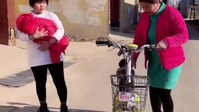 Best funny videos daily Chinese family life