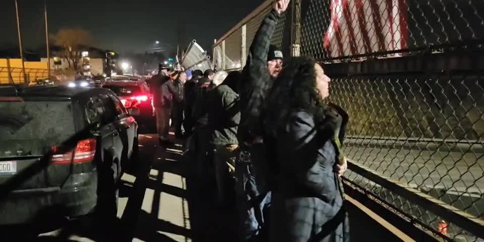 Support Truckers Overpass Countryside IL, March 1, 2022