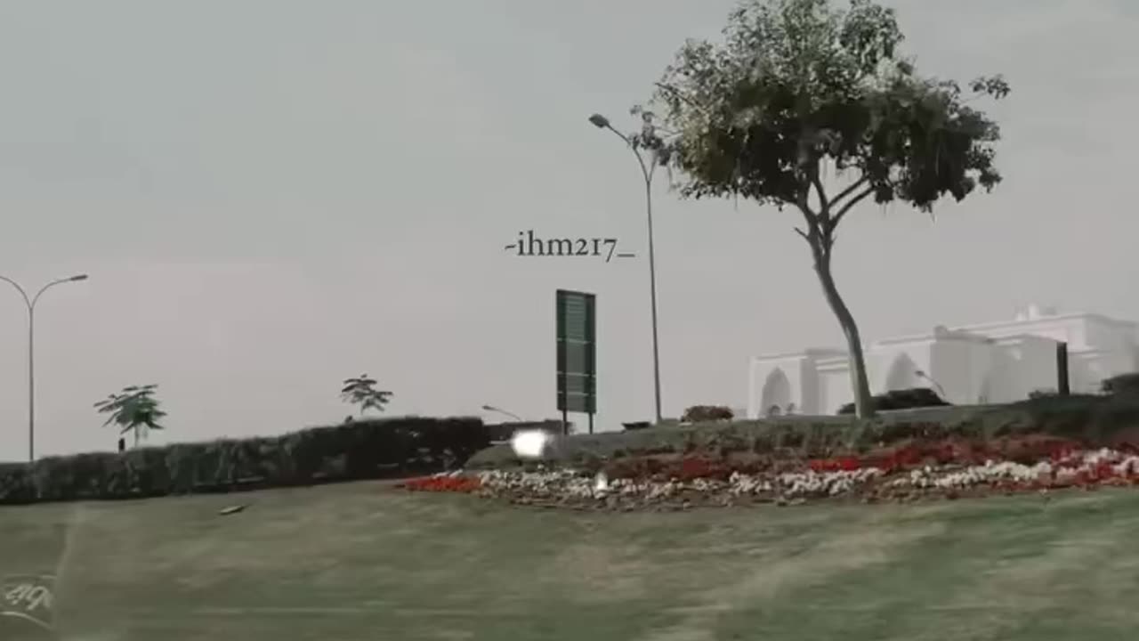 Tujhe milna pary ga ab zamana hua hay -