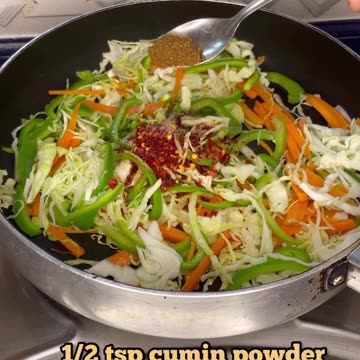 "Cluckin' Good: Elevate Your Taste Buds with this Delectable Chicken Salad!"