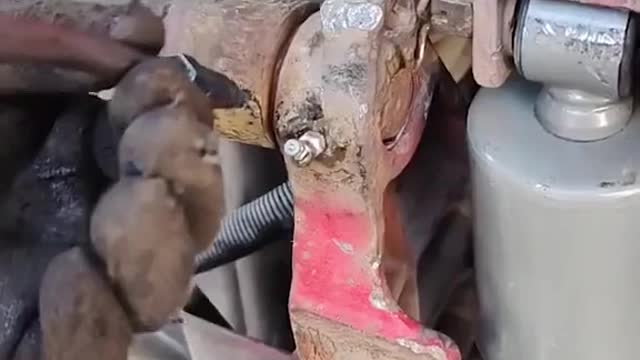 Only such a small tool is needed to fill the ointment,