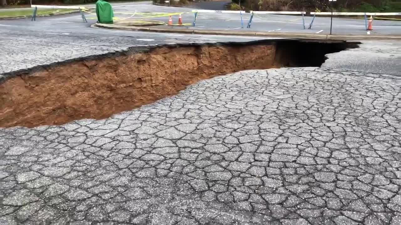 Extremely big sinkhole develops in Morganton, North Carolina