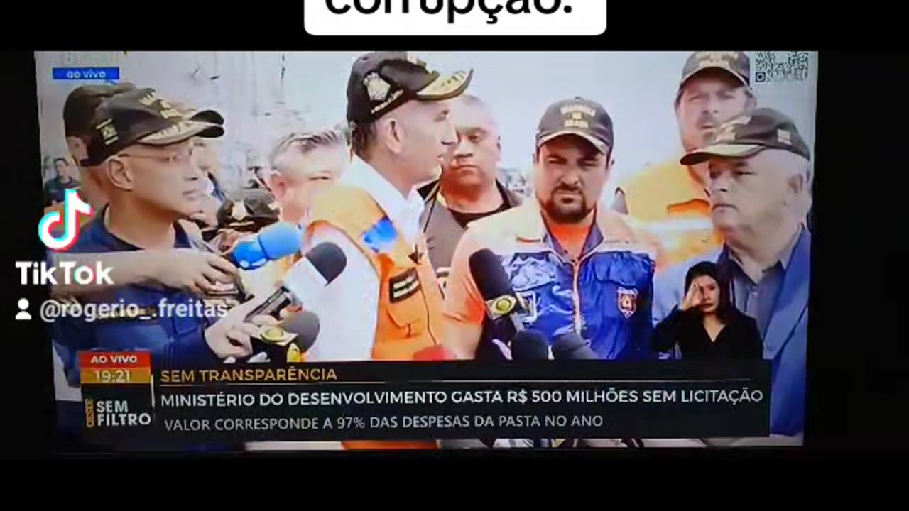 Os altos gastos sem licitação do governo federal, facilita a corrupção.