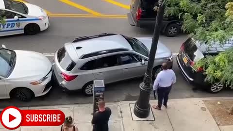 Amazing Skill Guy Tries To Get Out Of Tight Parking Spot on New York Streets