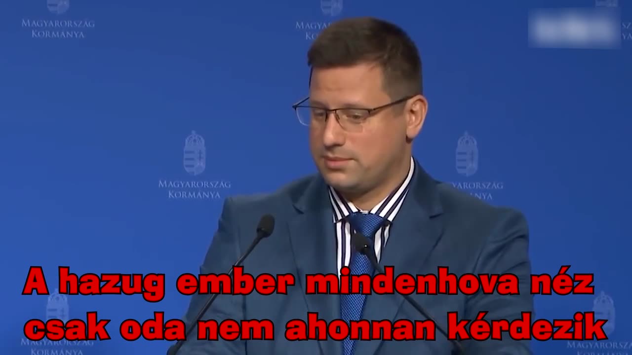 A Marha gulyás leves hülyének néz mindent és mindenkit