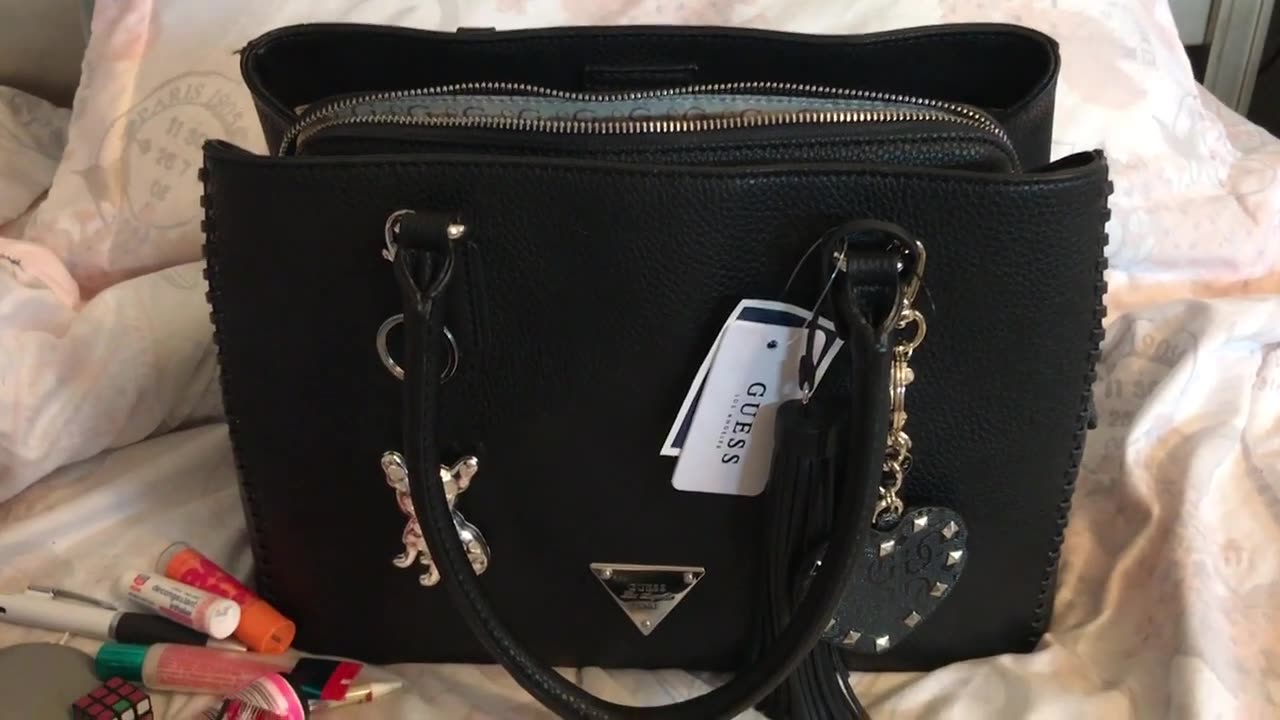 What's in my Guess Leyton Bag. Would you keep it or not?