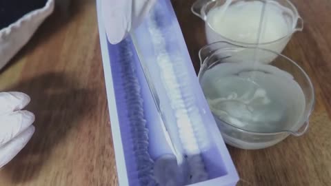 Make The Lines Of Handmade Soap