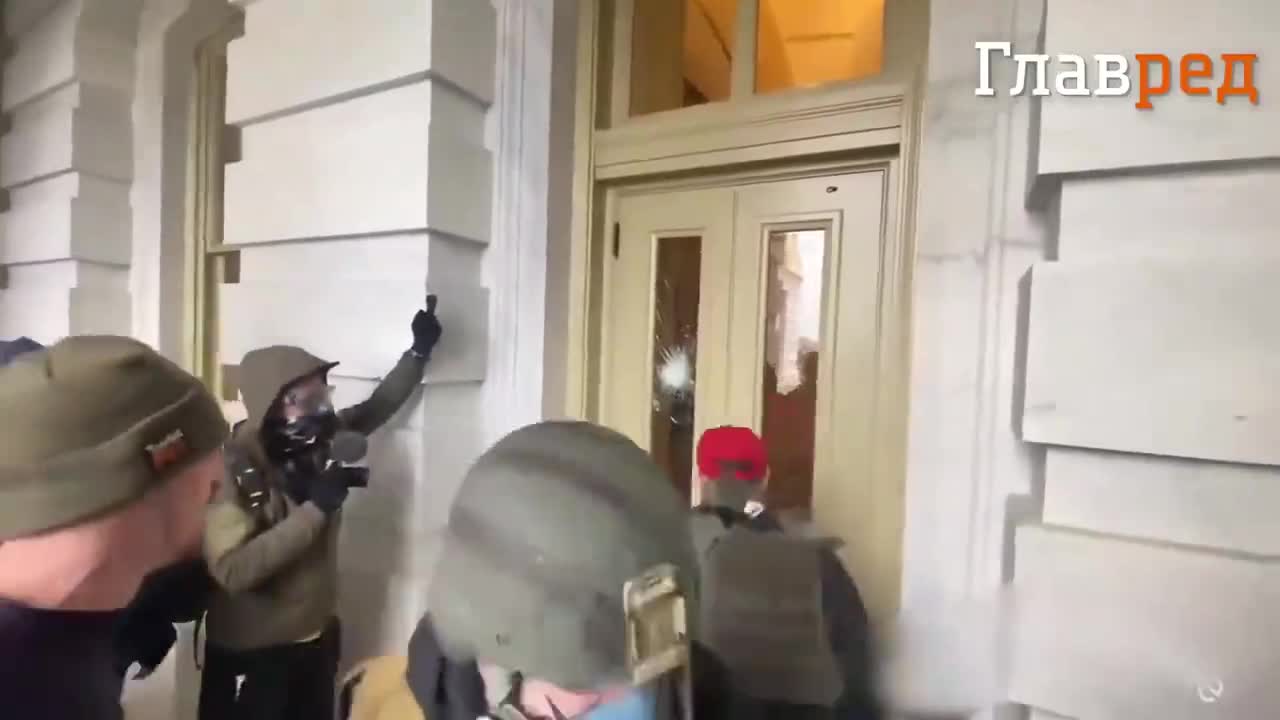 AntiFa vandalize Capitol on Jan 6 2021