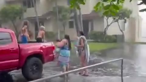 Waves crash over roof of 2-story condo in Hawaii