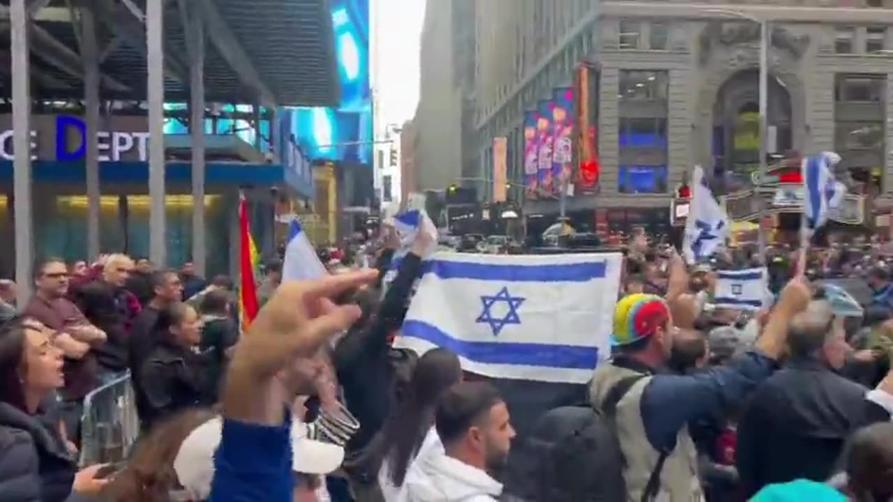 Israeli And Palestinian Protesters Get Heated In Times Square