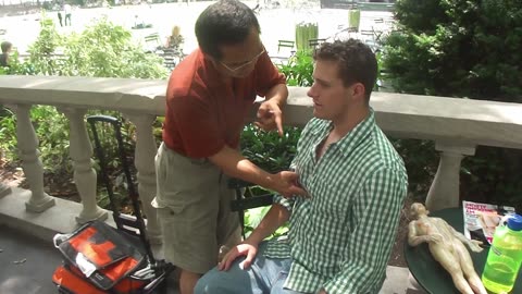 Luodong Massages Attractive Man At Park