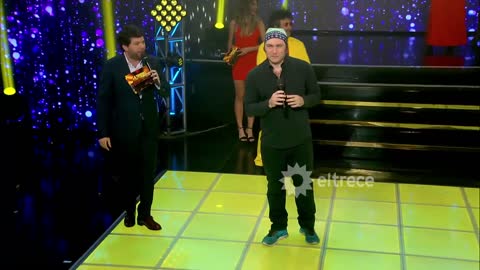 JAVIER MILEI ES POLIFACETICO: CANTANDO COMO LEONARDO FAVIO