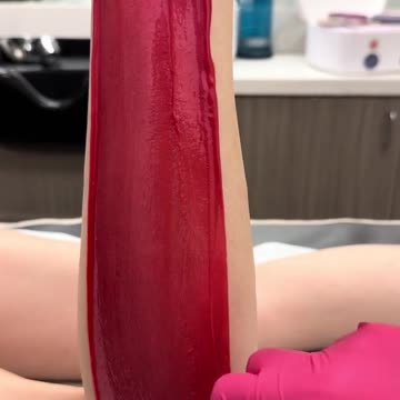 Leg Waxing Tutorial with Sexy Smooth Cherry Desire Hard Wax | @strippedtweeze