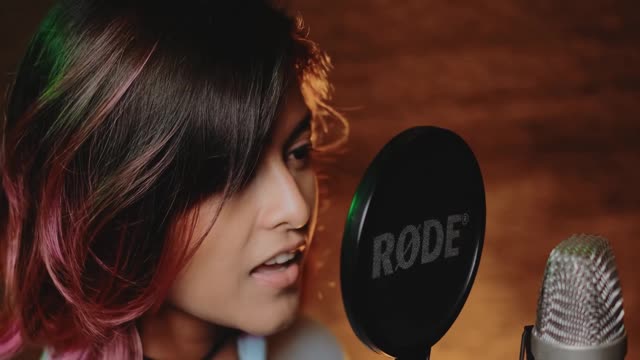 Manike Mage Hithe මැණිකේ මගේ හිතේ - TRENDING sri lankan song