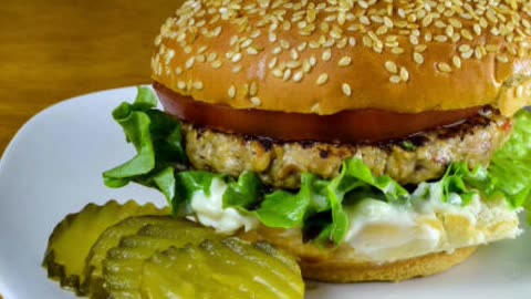 Delicious Salmon Burgers with Lemon Dill Aioli Recipe