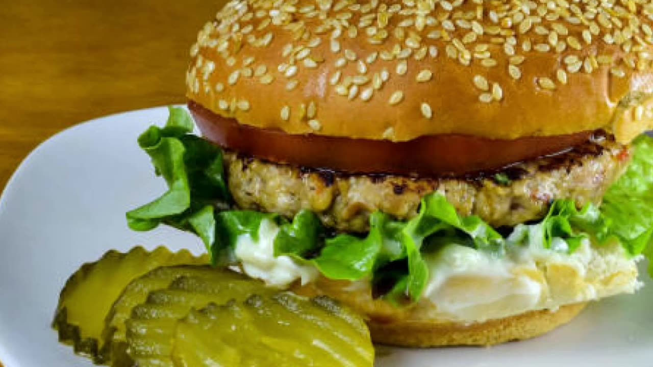 Delicious Salmon Burgers with Lemon Dill Aioli Recipe