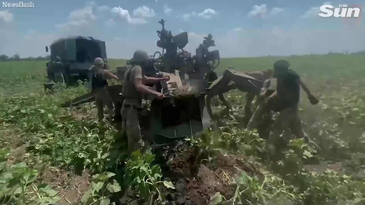 Ukrainian troops shell Russian targets with UK-made Howitzers