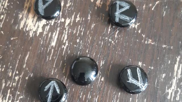 Daily rune reading
