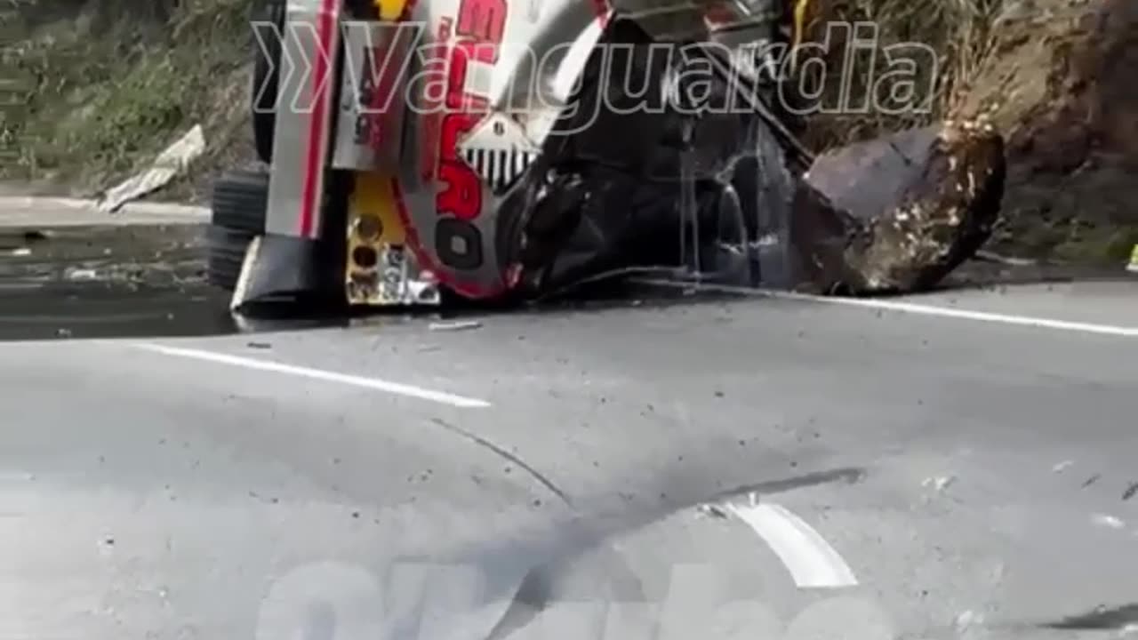 Video: Testigo grabó el accidente de un camión cisterna en la vía Lebrija - Girón