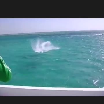 Kitesurf crash on a boat