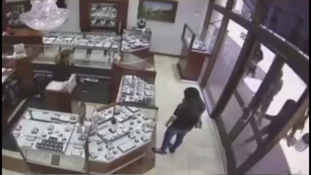 Robbery at a jewelry store in California