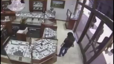 Robbery at a jewelry store in California