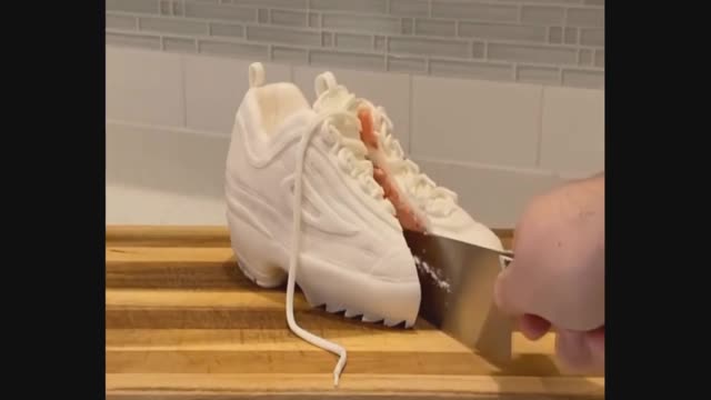 Sensational cake shoe