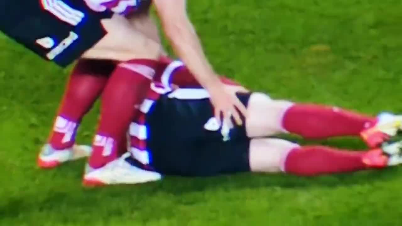 Sheffield United Player Collapses And Having Seizures During Match