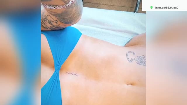 Iggy Azalea gets a naval tattoo