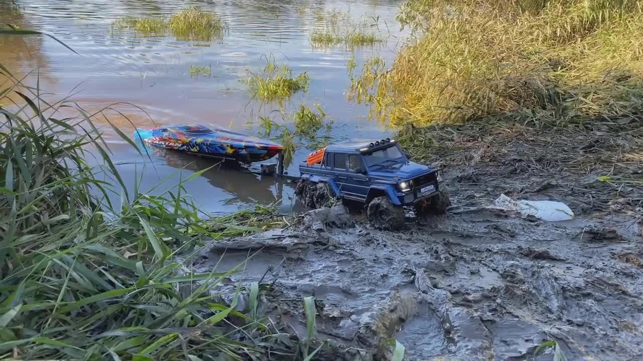 Traxxas TRX - 6 G63 in a mud ride