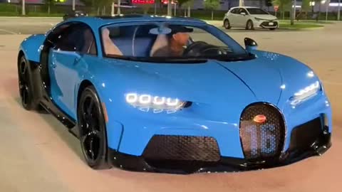 “OMG A Bugatti Super Sport, I wonder if I could get a ride?”