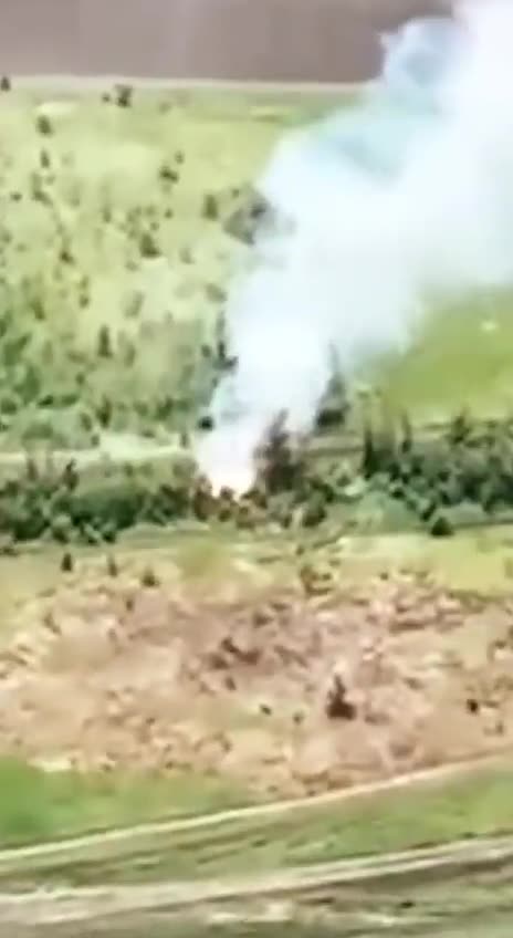 An entire battery of 4x MSTA-S guns taken out by HIMARS missiles 💥💥💥💥