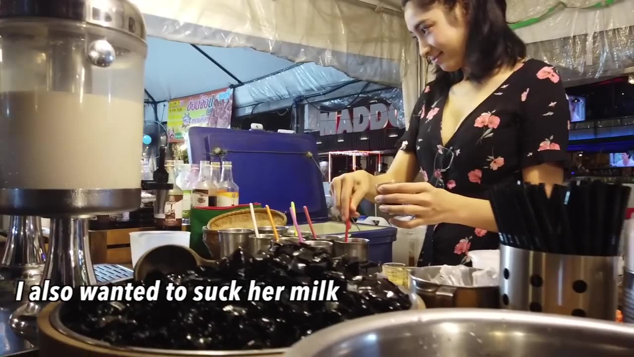 The hottest coconut milk vendor seduced me by showing her body, Night market in Thailand