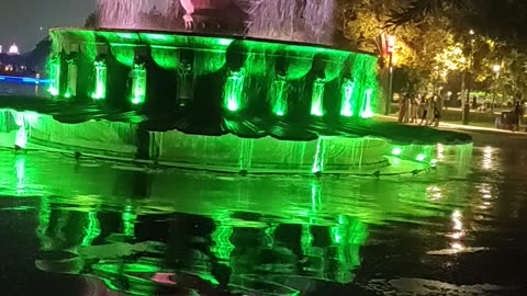 Delhi India gate fountain