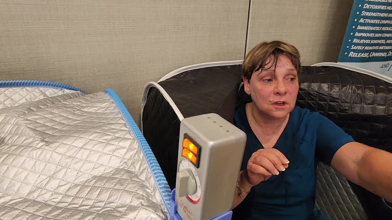 Energy worker Christine describes what she feels in the Relax Infrared Sauna 3/4