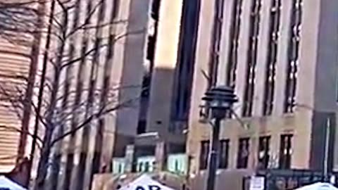 (4/Apr/2023) Supporting Their President in New York