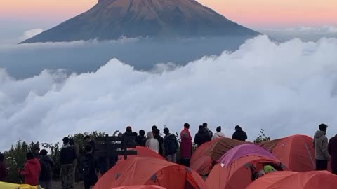 the charm of the beauty of mountains in Indonesia