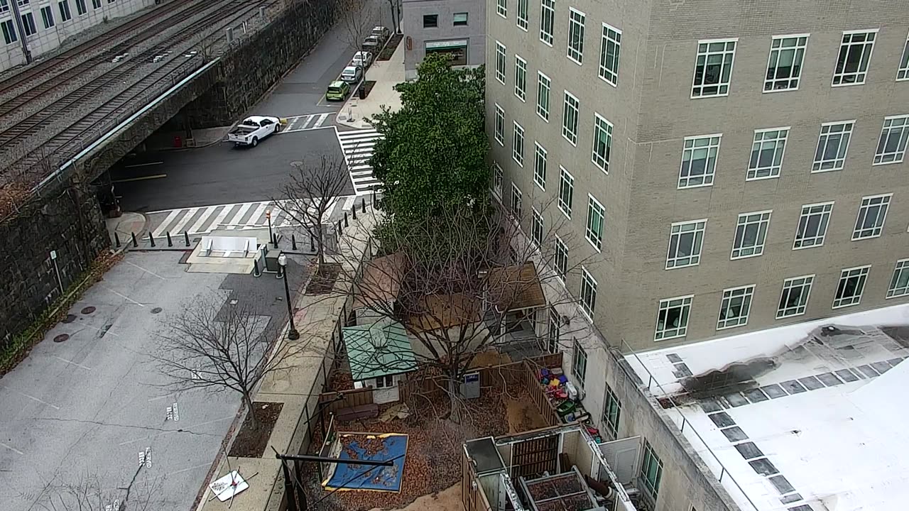 3823FHOBRFSouthRoof_2021-01-06_12h03min54s717ms.mp4