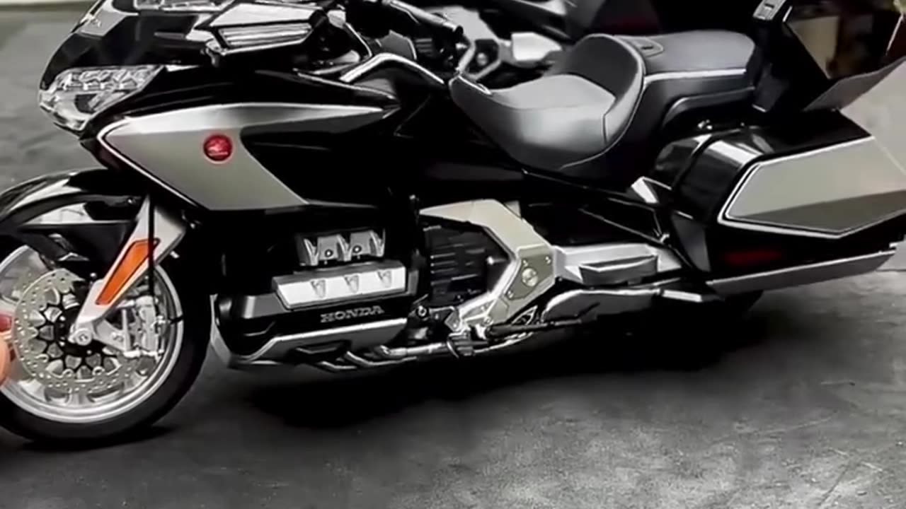 1:12 Honda gold wing die-cast model