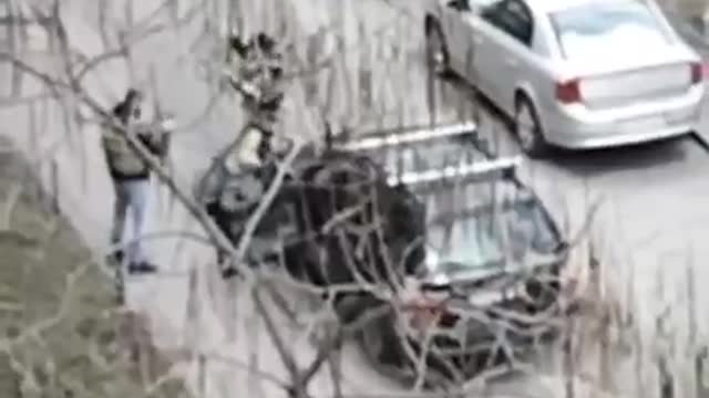 Kiev - Ukrainian militias killing civilians accusing them of espionage