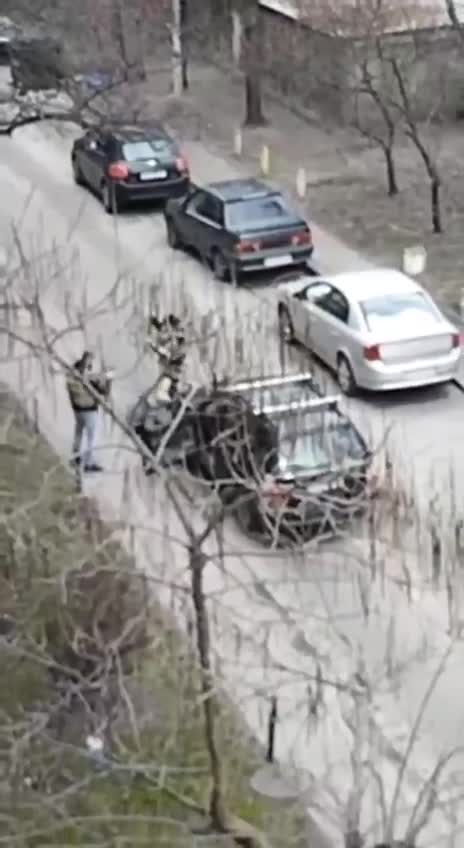 Kiev - Ukrainian militias killing civilians accusing them of espionage