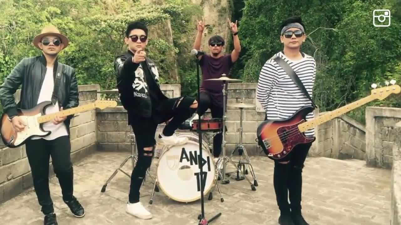 Tsunami Kills Members of Rock Band During Performance in Indonesia