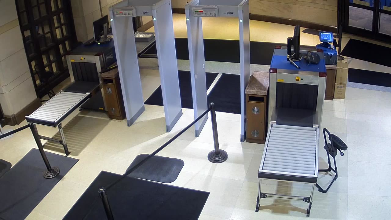 7151CVCULSScreeningMetalDet3_2021-01-05_07h00min02s107ms.mp4