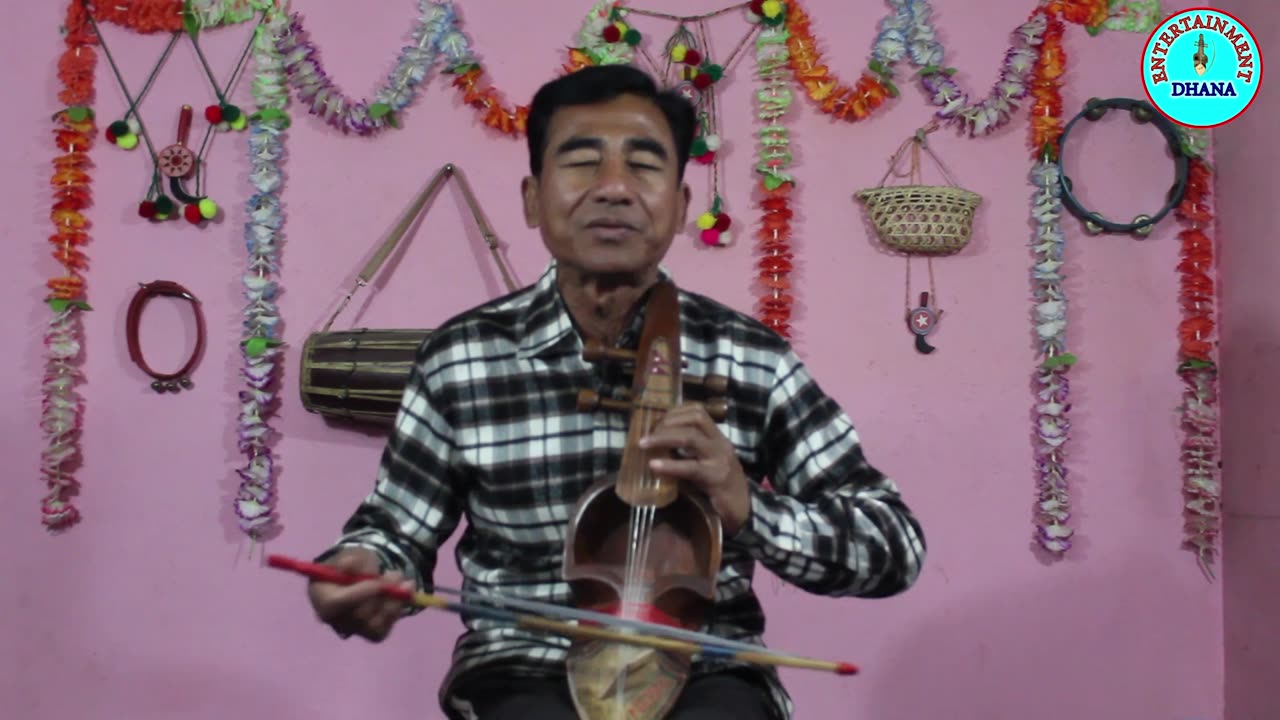 Nepali Folk Song | Chari Bhaya Aundye Udera |