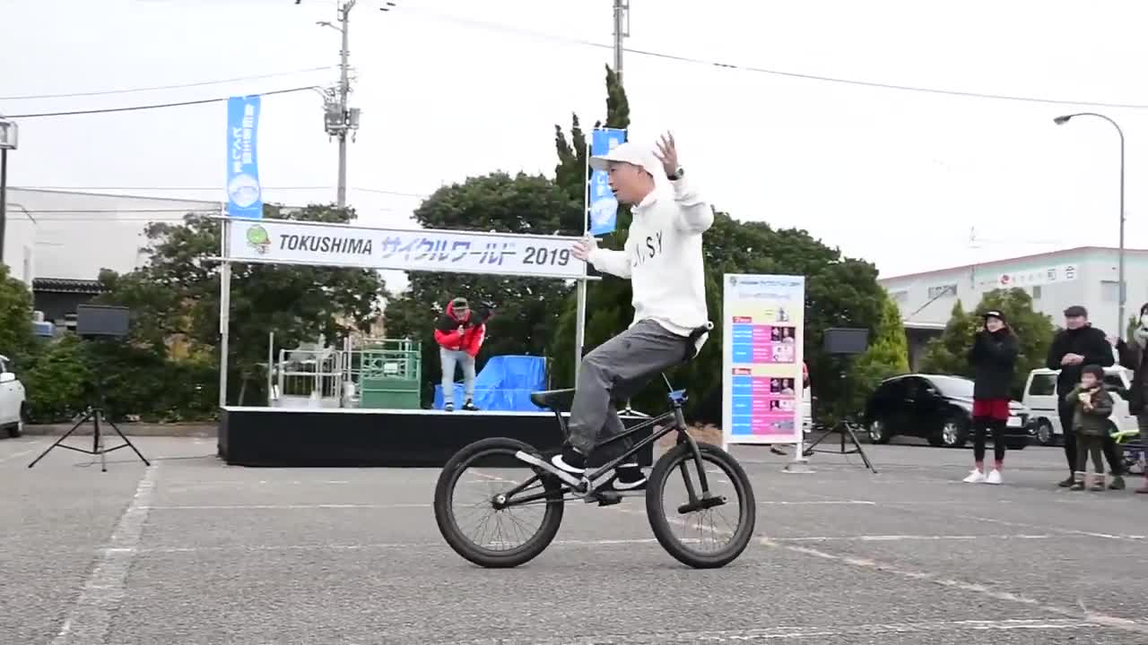 自転車ＢＭＸ元世界王者 森崎弘也選手がパフォーマンス披露