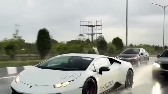 254# Lambo rain runner