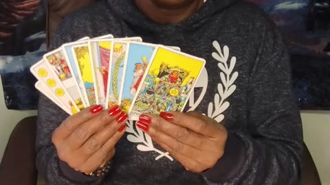 LIBRA ♎ SINGLES - WHAT'S COMING TOWARDS YOU SOON ❣️